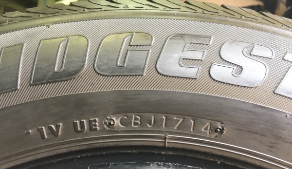 ล้อแม็ก Toyota Vigo Champ สีเทาดำ ขอบ 16 พร้อมยาง 215-65-16 ปี 14