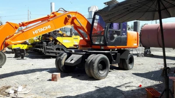 ขาย 675,000 รถแบคโคล้อยาง HITACHI EX100WD-3  เล่มทะเบียน 2 เพลา ระบบกึ่งไฟฟ้า รถสวย เซ็สระบบใหม่ทั้งคัน พร้อมลุยงาน เฟรมสวย ช่วงล้างเต็ม เอวแน้น มูมฮาร์มสวยเครื่องแน้น ปั้มแรง แอร์มี   รถอยู่ กทม โทร 0610710295