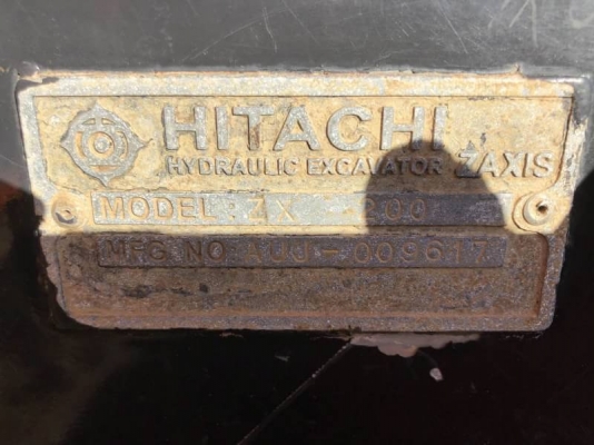 ขาย 995,000  HITACHI ZX 200-1 ปี ชม. 17,xxx เครื่องดี ปั้มแรง เอวแน่น ไฟฟ้าครบ โช่บาง ใบสวย เอกสารแจ้งจำหน่าย รถอยู่ นครปฐม 090-772-3710 090-772-3708