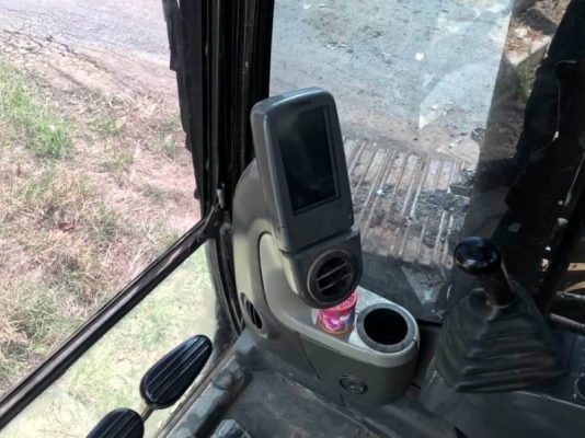 ขาย 950,000 CATTERPILAR 320D ทำงาน 17,xxx ชม เครื่องดี ปั้มแรง เอวใหม่ ไฟฟ้าครบ ช่วงล่างอ่อน  เอกสารแจ้งจำหน่าย รถอยู่  นครปฐม 090-772-3710 090-772-3708