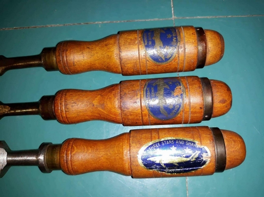 ขายสิ่วฉลามสามดาว หลายขนาดด้ามไม้สวยงาม MADE IN SWEDEN.เก่าเก็บ ขายสิ่วฉลามสามดาว หลายขนาดด้ามไม้สวยงาม MADE IN SWEDEN.เก่าเก็บ