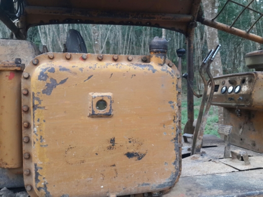 ขายรถแทรคเตอร์ KOMATSU D50A-15 ห้องเลี้ยวแห้ง พร้อมเขาล้มไม้ ราคา 480000