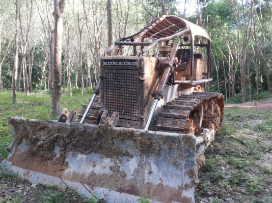 ขายรถแทรคเตอร์ KOMATSU D50A-15 ห้องเลี้ยวแห้ง พร้อมเขาล้มไม้ ราคา 480000