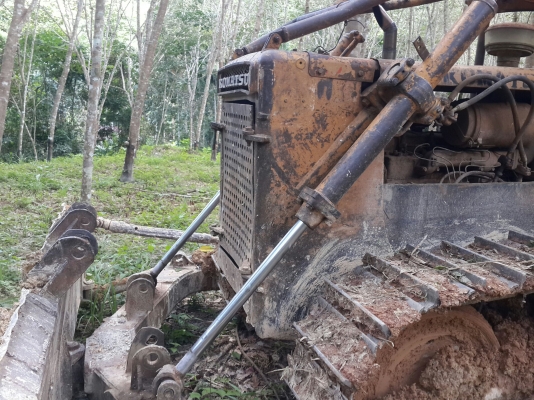 ขายรถแทรคเตอร์ KOMATSU D50A-15 ห้องเลี้ยวแห้ง พร้อมเขาล้มไม้ ราคา 480000