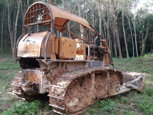 ขายรถแทรคเตอร์ KOMATSU D50A-15 ห้องเลี้ยวแห้ง พร้อมเขาล้มไม้ ราคา 480000