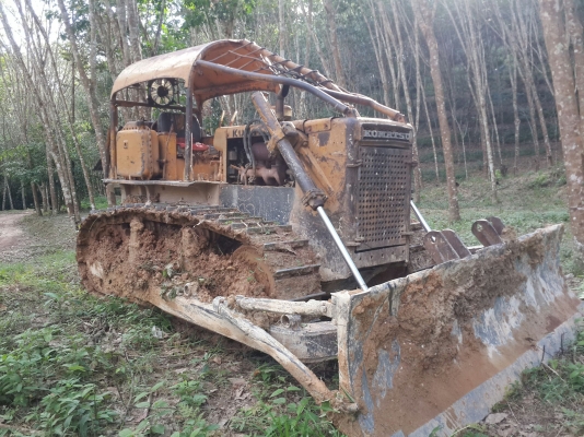 ขายรถแทรคเตอร์ KOMATSU D50A-15 ห้องเลี้ยวแห้ง พร้อมเขาล้มไม้ ราคา 480000