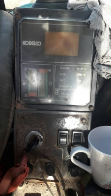 ขายด่วนSK200-3เก่งเทา ไฟฟ้าเต็ม แอรหนาว เอกสารแจ้งจำหน่ายจากอริยะ สภาพดี สวยเดิม ไม่เคยทำสี ซีเรี่ยลสูง