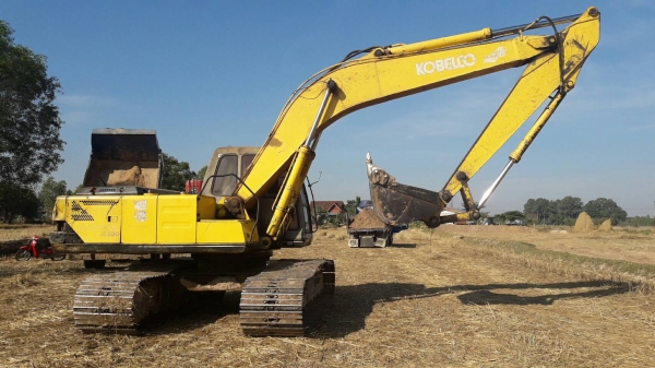 ขายด่วนSK200-3เก่งเทา ไฟฟ้าเต็ม แอรหนาว เอกสารแจ้งจำหน่ายจากอริยะ สภาพดี สวยเดิม ไม่เคยทำสี ซีเรี่ยลสูง