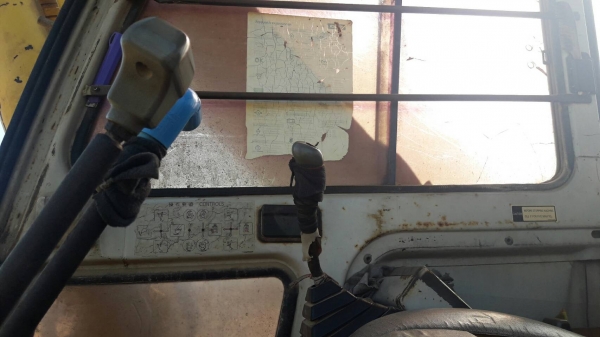 ขายด่วนSK200-3เก่งเทา ไฟฟ้าเต็ม แอรหนาว เอกสารแจ้งจำหน่ายจากอริยะ สภาพดี สวยเดิม ไม่เคยทำสี ซีเรี่ยลสูง