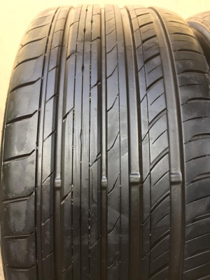 ขายยาง TOYO C1S 245-35-19 ปี16 ตุ่มหน้ายางลางๆ ไร้ตำหนิ คู่ละ 7,500 บาท