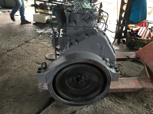 เครื่อง KOMUTSU 4D105-i ลดใด้ครับ เครื่อง KOMUTSU 4D105-i ลดใด้ครับ