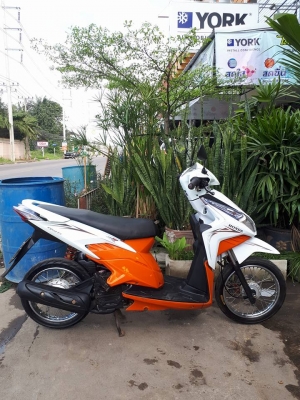 คลิ๊กไอ สีขาวส้ม ปี 2553 สวยเรียบคลาสสิค ขับดีมาก ราคาถูก คลิ๊กไอ สีขาวส้ม ปี 2553 สวยเรียบคลาสสิค ขับดีมาก ราคาถูก