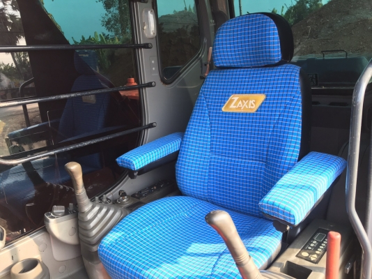 ขายด่วน!! HITACHI ZX200-1 4900 ชั่วโมง สภาพสวยมากค่ะ