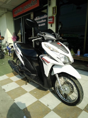 Click 125 i รุ่น tune up สีขาวเทา ปี 2555 รถสวย ขับดีมาก หัวฉีดประหยัดน้ำมัน