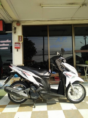Click 125 i รุ่น tune up สีขาวเทา ปี 2555 รถสวย ขับดีมาก หัวฉีดประหยัดน้ำมัน Click 125 i รุ่น tune up สีขาวเทา ปี 2555 รถสวย ขับดีมาก หัวฉีดประหยัดน้ำมัน