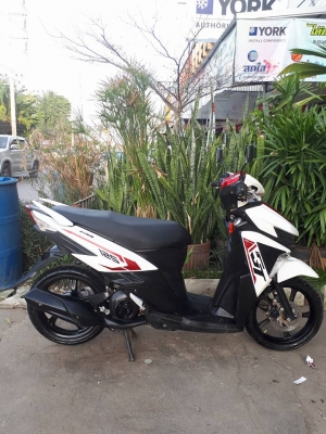ตัวท๊อป GT 125 สีขาวแดง ปี 2559 (ล้อแม็กซ์แท้) รุ่นใหม่ สุดสปอร์ตน่าจับจอง