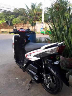 ตัวท๊อป GT 125 สีขาวแดง ปี 2559 (ล้อแม็กซ์แท้) รุ่นใหม่ สุดสปอร์ตน่าจับจอง