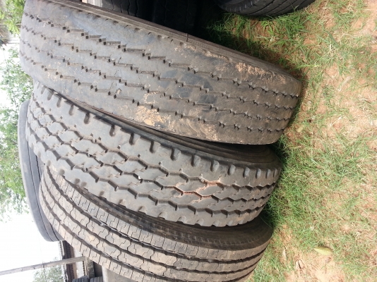 ขายยางรถสิบล้อ1200บาทโทร0643130366