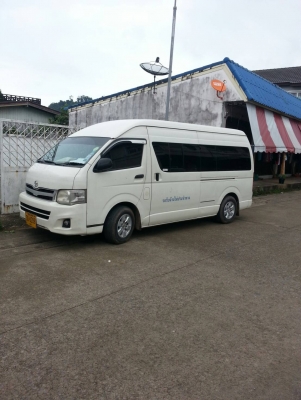 ขายรถตู้โตโยต้าราคา460000บาทจัดแนนท์ได้350000บาทโทร0643130366