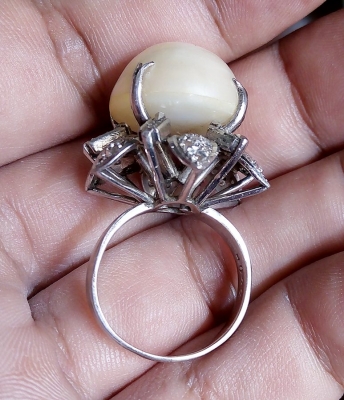 ขายแหวนไข่มุกล้อมเพชร ขายแหวนไข่มุกล้อมเพชร