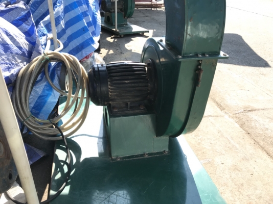 ขายโบวเวอร์ดูดฝุ่นพร้อมแท่นใส่ถุงเก็บ(ไม่มีถุง) ขนาด 5.5HP. 2800rpm. 380V made in China สภาพสวยดูดแรง พร้อมใช้งาน ขายถูกครับ