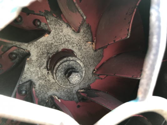 ขายโบวเวอร์ดูดฝุ่นพร้อมแท่นใส่ถุงเก็บ(ไม่มีถุง) ขนาด 5.5HP. 2800rpm. 380V made in China สภาพสวยดูดแรง พร้อมใช้งาน ขายถูกครับ