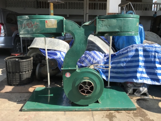 ขายโบวเวอร์ดูดฝุ่นพร้อมแท่นใส่ถุงเก็บ(ไม่มีถุง) ขนาด 5.5HP. 2800rpm. 380V made in China สภาพสวยดูดแรง พร้อมใช้งาน ขายถูกครับ