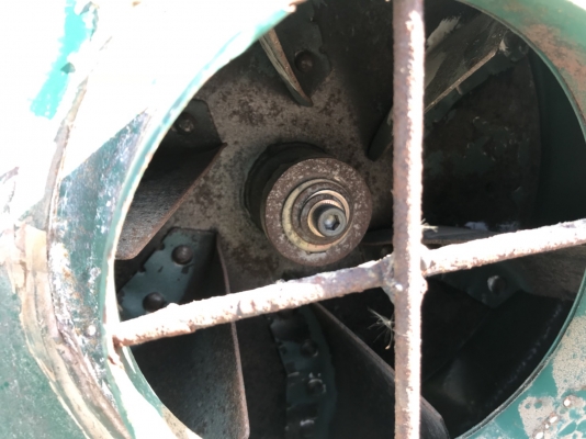 ขายโบวเวอร์ดูดฝุ่นพร้อมแท่นใส่ถุงเก็บ(ไม่มีถุง) ขนาด 4HP. 2800rpm. 380V made in China สภาพสวยดูดแรง พร้อมใช้งาน