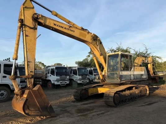 ขาย 695,000 KOMATSU PC200-5 LC สภาพ เก่านอก 2 ปี เครื่องดีปั้มแรง. โซน่า เอวแน่น. แอร์เย็น คอนโทนสั้น ไฟฟ้าครบ เอกสารเล่มทะเบียน  รถอยู่  นครปฐม  090-772-3710 090-772-3708