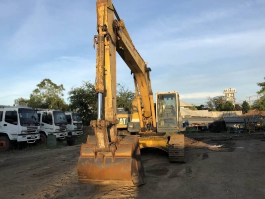 ขาย 695,000 KOMATSU PC200-5 LC สภาพ เก่านอก 2 ปี เครื่องดีปั้มแรง. โซน่า เอวแน่น. แอร์เย็น คอนโทนสั้น ไฟฟ้าครบ เอกสารเล่มทะเบียน  รถอยู่  นครปฐม  090-772-3710 090-772-3708