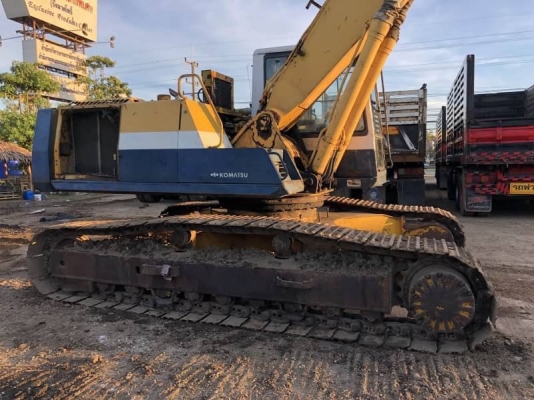 ขาย 695,000 KOMATSU PC200-5 LC สภาพ เก่านอก 2 ปี เครื่องดีปั้มแรง. โซน่า เอวแน่น. แอร์เย็น คอนโทนสั้น ไฟฟ้าครบ เอกสารเล่มทะเบียน  รถอยู่  นครปฐม  090-772-3710 090-772-3708