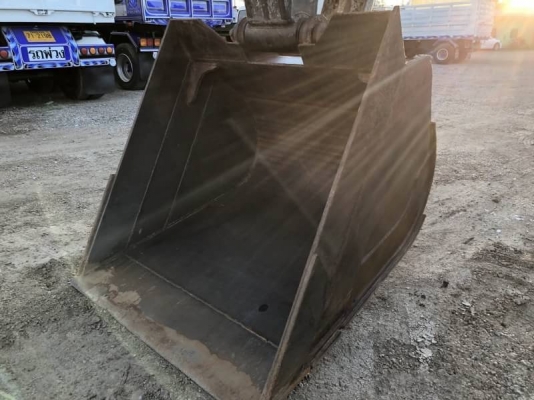 ขาย 695,000 KOMATSU PC200-5 LC สภาพ เก่านอก 2 ปี เครื่องดีปั้มแรง. โซน่า เอวแน่น. แอร์เย็น คอนโทนสั้น ไฟฟ้าครบ เอกสารเล่มทะเบียน  รถอยู่  นครปฐม  090-772-3710 090-772-3708