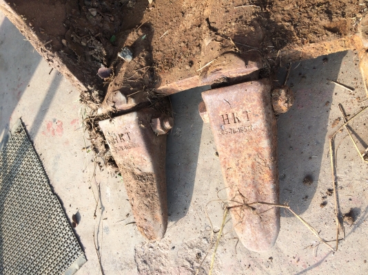 ปุ้งกี๋ขุดหินดาน CAT320,SK200,SH210