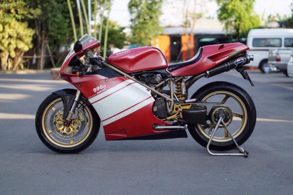 ร้าน  วุฒิ นนบุรี     ขาย   Ducati 996 Biposto สปอร์ตคาสสิค ครัชแห้ง