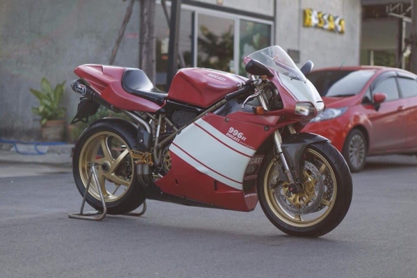 ร้าน  วุฒิ นนบุรี     ขาย   Ducati 996 Biposto สปอร์ตคาสสิค ครัชแห้ง