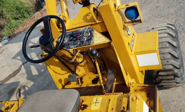 ขายด่วนรถยกตักเอวอ่อนTCMHL810Aตักยก2.5ตันยกสูง3เมตรรถขับเคลื่อน4ล้อเกียร์ท็อกโลฮายรถนอกเพื่งนำเข้ามายังไม่เคยใช้งานในเมืองไทยเลย