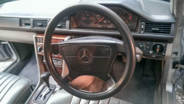 BENZ E200A จดปี พ.ค 39 สวยเดิม สภาพเยี่ยม พร้อมใช้พร้อมโอน ครับท่าน