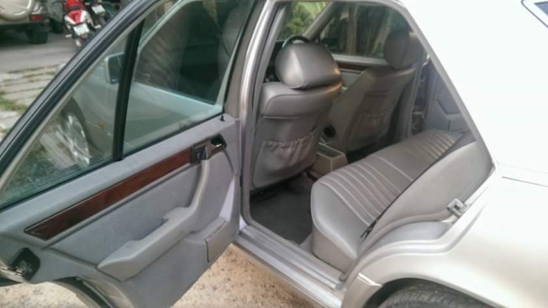 BENZ E200A จดปี พ.ค 39 สวยเดิม สภาพเยี่ยม พร้อมใช้พร้อมโอน ครับท่าน