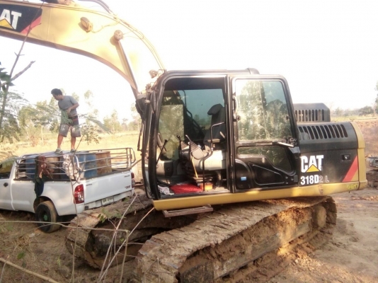 CAT 318 D  ขายดาวน์ 350,000 เหลือ 19 งวดงวดละ 80,000 บาท รถอรัญประเทศ