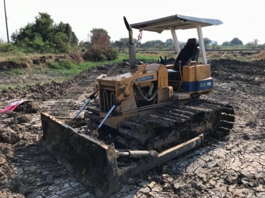 ขาย 155,000 บาท KOMATSU D20PL-5 ตีนเป็ด แผ่น 80 ชม เครื่องดี เกียร์แรง โช่หนา เอกสารชื้อขาย   รถอยู่ จ. นครปฐม โทร 0610710295