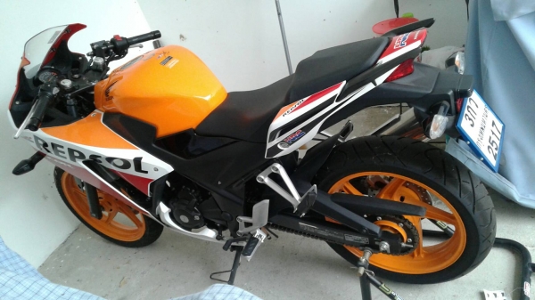 ขายถูกและแถมเพียบ!! ฮอนด้า ซีบีอาร์300อาร์ ลาย REPSOL/ตัวท็อป เบล็คABS เจ้าของขายเอง สภาพใหม่!!