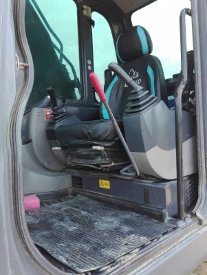 ขายรถขุดไฮดรอลิค Kobelco รุ่น 8 Super ขายรถขุดไฮดรอลิค Kobelco รุ่น 8 Super