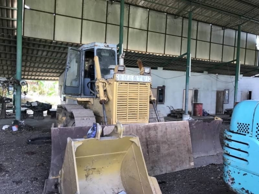 ขาย. 695,000  แท๊กเตอร์. D5D. เกียร์ท๊อก. ตีนไก่. ตู้เก๋ง. สภาพเก่านอก เครื่องดี. ปั้มแรง. โซน่า เฟลม. สวย. สภาพพร้อมใช้. เอกสารอินวอยร์  รถอยู่นครปฐม โทร 092-5956777 ยุ