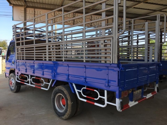 ขายรถ6ล้อ NPR 120แรง เฟืองท้ายใหญ่ เครื่องดี ภายในสวย ราคา420,000 สนใจโทร 090-8588220 090-3258446 09