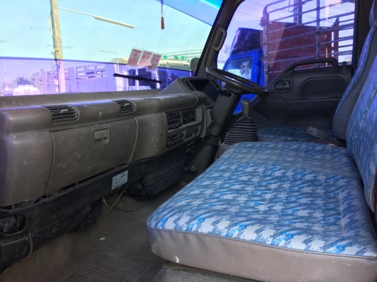 ขายรถ6ล้อ NPR 120แรง เฟืองท้ายใหญ่ เครื่องดี ภายในสวย ราคา420,000 สนใจโทร 090-8588220 090-3258446 09