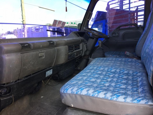 ขายรถ6ล้อ NPR 120แรง เฟืองท้ายใหญ่ เครื่องดี ภายในสวย ราคา420,000 สนใจโทร 090-8588220 090-3258446 09
