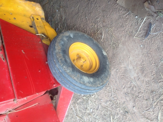 ขาย เครื่องอัดฟาง new370