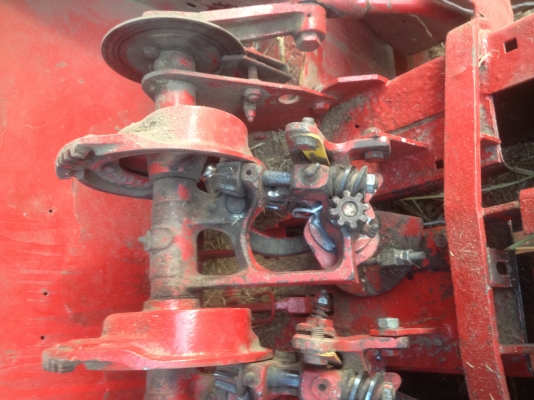 ขาย เครื่องอัดฟาง new370