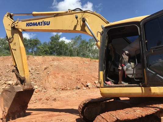 ขายรถแบคโฮ KOMATSU PC200-7 เอกสารเล่มปี 2008 ราคา 1250000