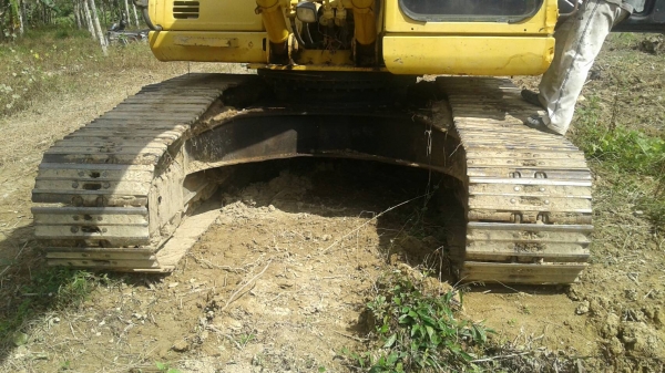 ขายรถแบคโฮ KOMATSU PC200-7 เอกสารเล่มปี 2008 ราคา 1250000